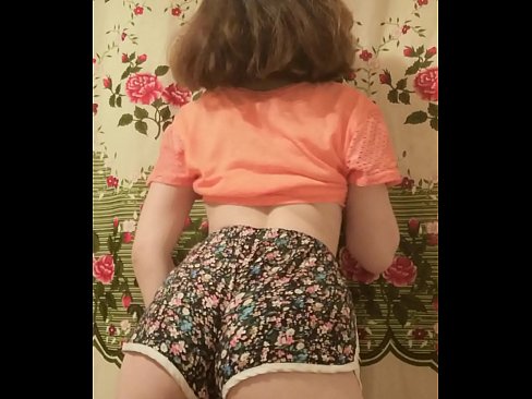 ❤️ Una ghjovana sexy si spoglia i pantaloncini davanti à a camera Sessu di qualità à porn co.porngifer.ru ❌