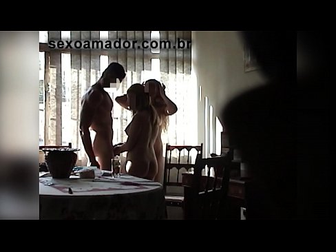 ❤️ L'amichi sessu invitanu un omu gigante è un trio cun ellu Sessu di qualità à porn co.porngifer.ru ❌