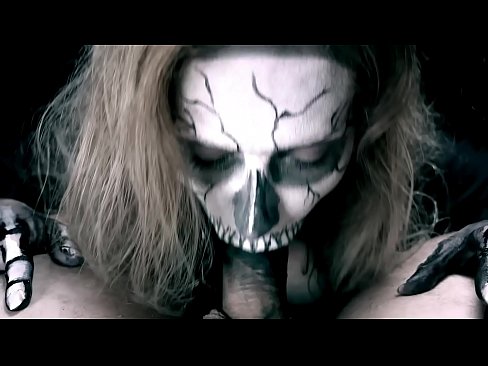 ❤️ Ragazza demonia chì succhia u cazzo cù a so bocca nera è ingoia cum. Sessu di qualità à porn co.porngifer.ru ❌